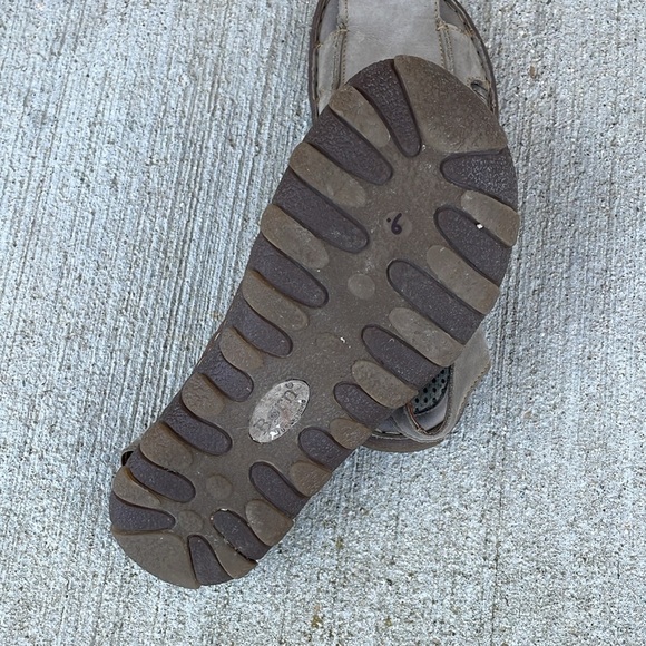 BORN Fisherman Sandals Waterproof comfy Tan womens size 9/40.5 - Picture 6 of 6
